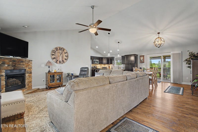 834 Wehali Tr, Kodak, TN 37764