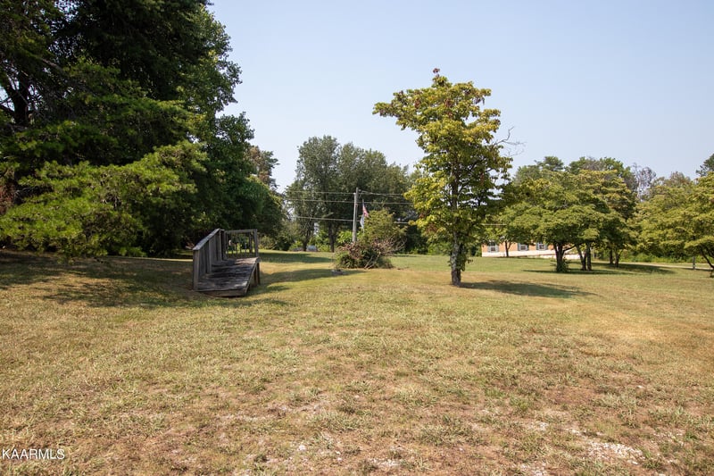 835 Holbert Ln, Kodak, TN 37764