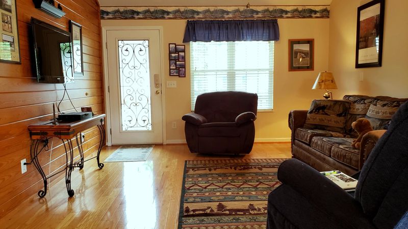 835 Plantation Dr, Pigeon Forge, TN 37863