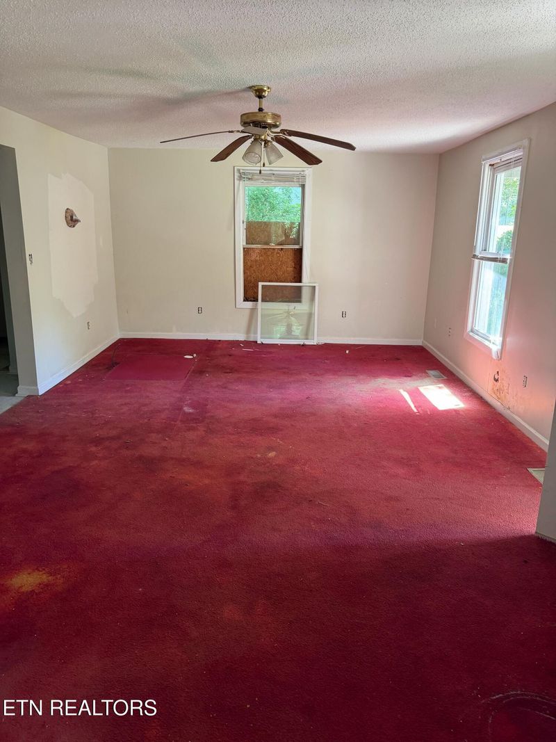 835 Spring Dr, Knoxville, TN 37920