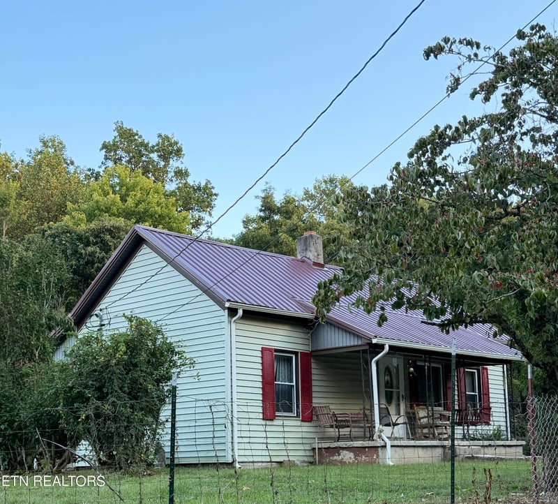 835 Vowell Mountain Ln, Rocky Top, TN 37769