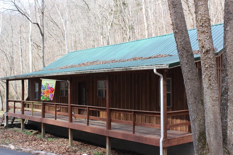 836 Jackson Hollow Rd, Thorn Hill, TN 37881