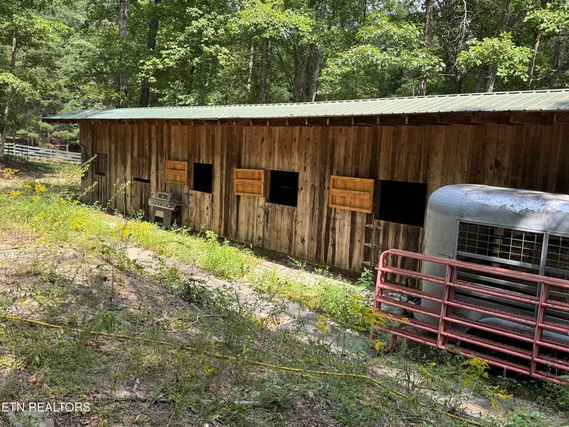 837 Bear Hollow Rd, Oneida, TN 37841