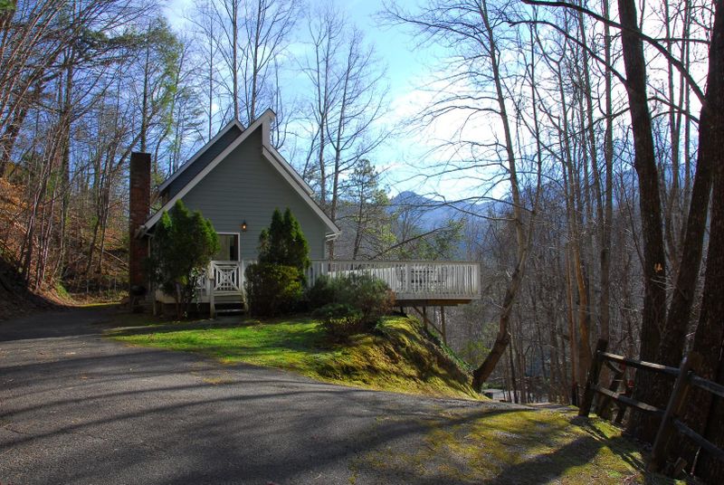 837 Clabo Loop, Gatlinburg, TN 37738