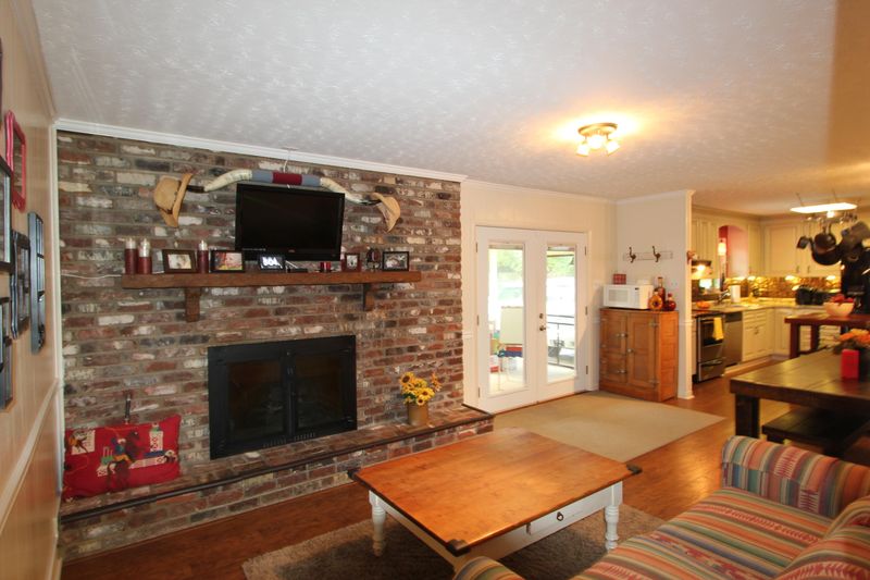 837 Naples Rd, Knoxville, TN 37923