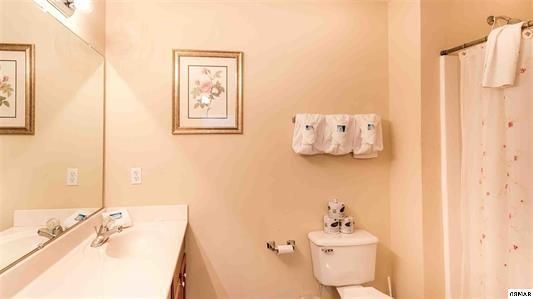 837 Plantation Dr, Pigeon Forge, TN 37863
