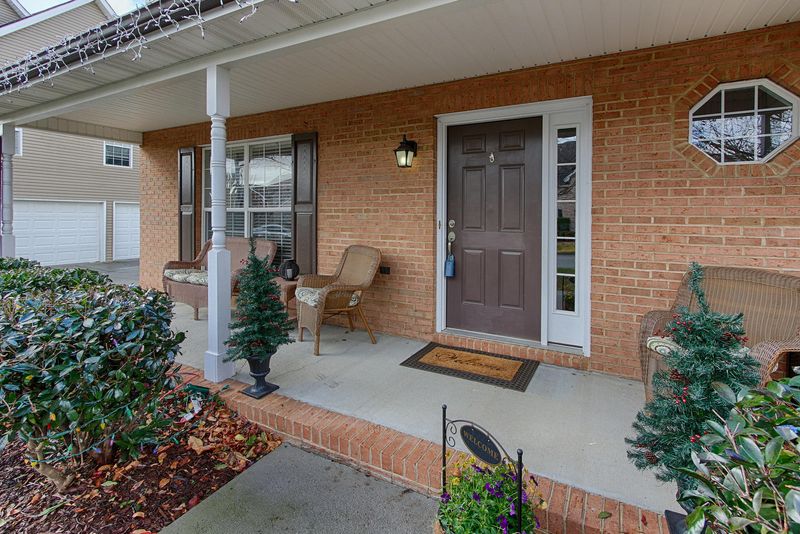837 Tanner Ln, Knoxville, TN 37919