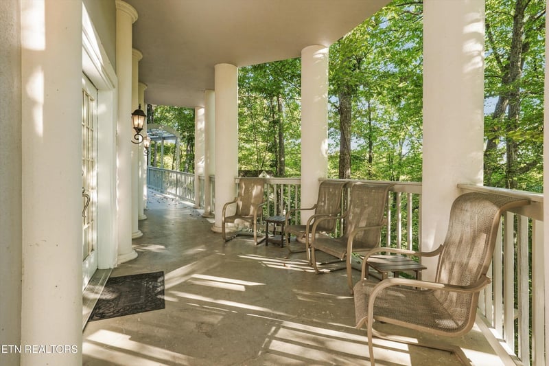 838 Holly Branch Rd, Gatlinburg, TN 37738