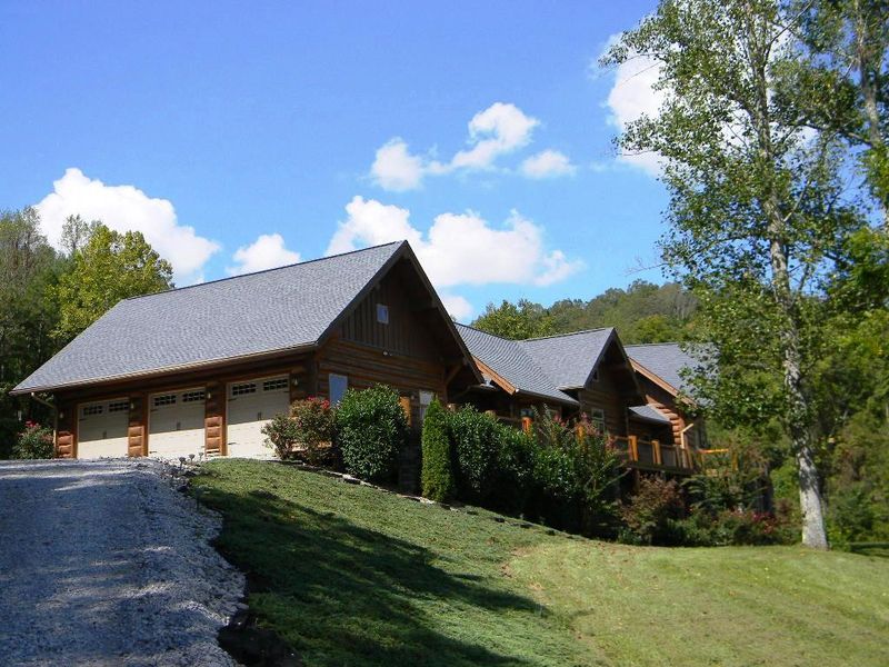 838 Rickie Ln, Crossville, TN 38555