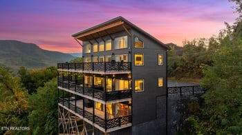 839 Deer Path Ln, Gatlinburg, TN 37738