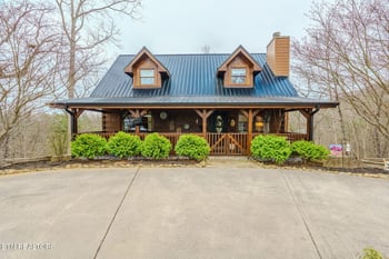 839 W Gold Dust Dr, Pigeon Forge, TN 37863