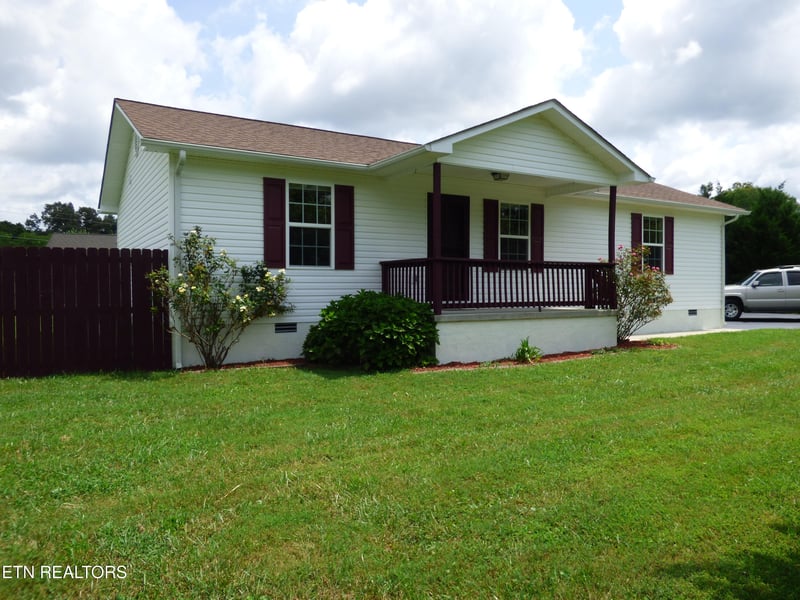 84 Grandview Dr, Crossville, TN 38555
