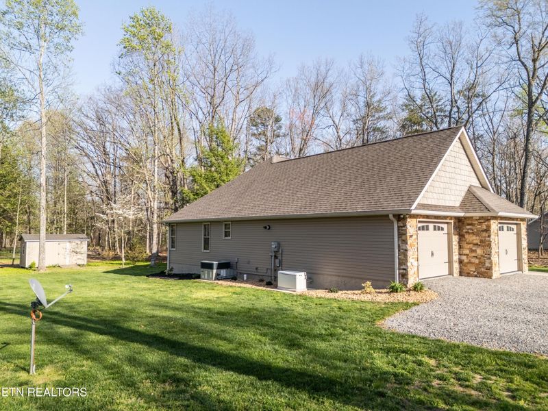 84 Lollar Dr, Monterey, TN 38574