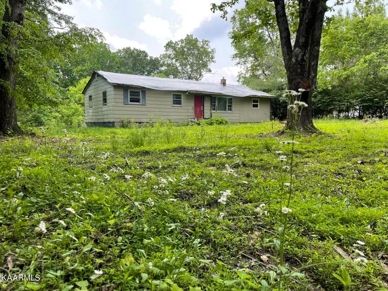 84 Old Meadows Pl, Crossville, TN 38571