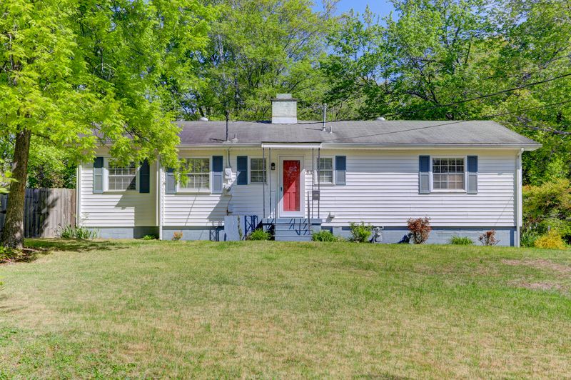 84 Outer Dr, Oak Ridge, TN 37830