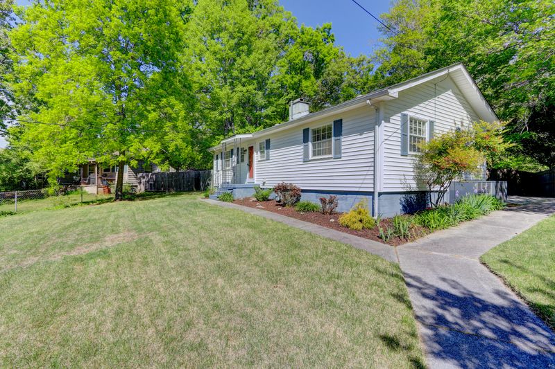 84 Outer Dr, Oak Ridge, TN 37830