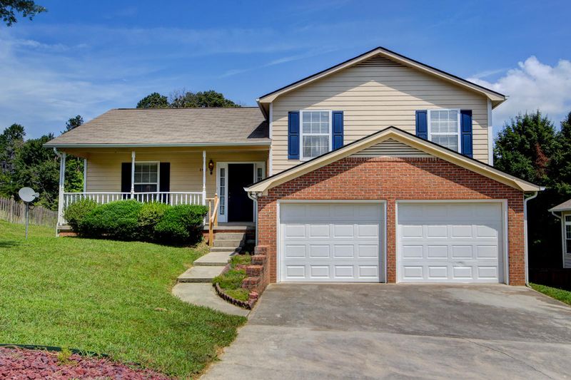 8400 Foxworth Tr, Powell, TN 37849