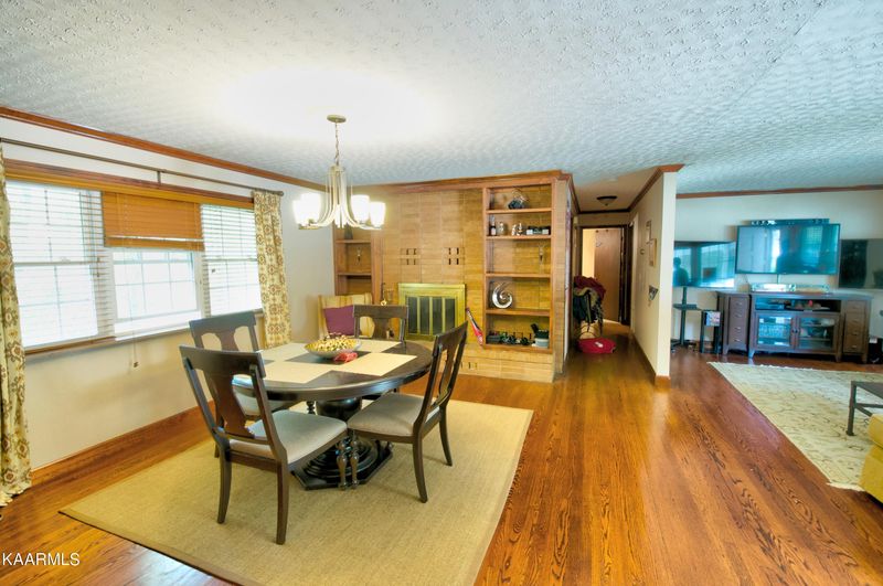 8405 Heiskell Rd, Powell, TN 37849