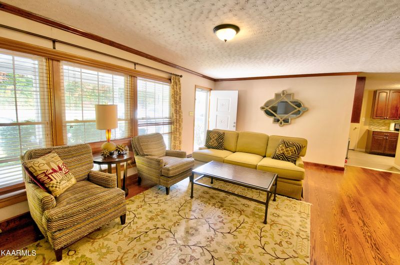 8405 Heiskell Rd, Powell, TN 37849
