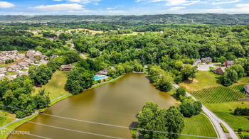 8407 Harbor Cove Dr, Knoxville, TN 37938