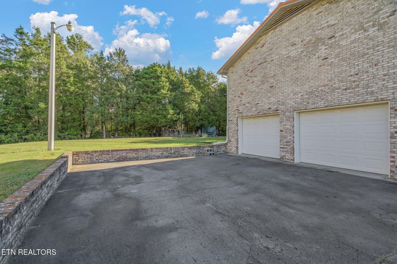 8408 Graceland Rd, Corryton, TN 37721