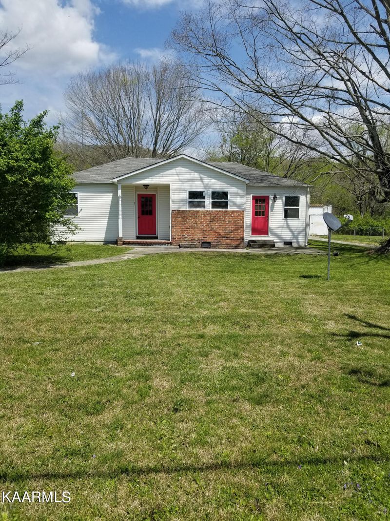 841 Main St, Wartburg, TN 37887