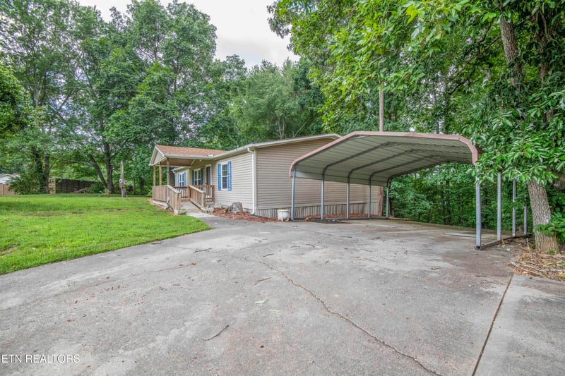 8411 Bowman Hollow Rd, Powell, TN 37849