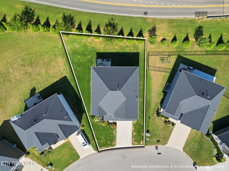 8411 Creek Valley Ln, Knoxville, TN 37931