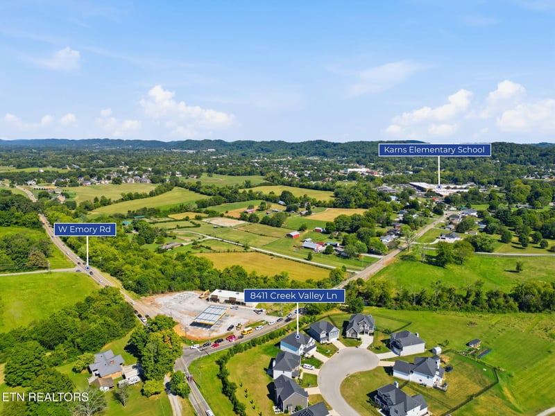 8411 Creek Valley Ln, Knoxville, TN 37931