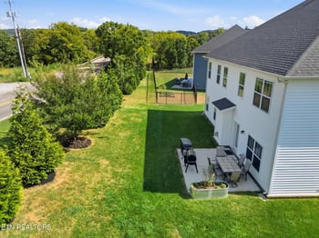 8411 Creek Valley Ln, Knoxville, TN 37931