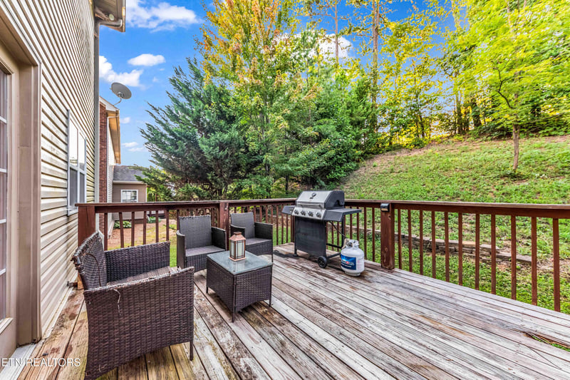 8411 Harbor Cove Dr, Knoxville, TN 37938
