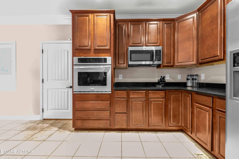 8411 Harbor Cove Dr, Knoxville, TN 37938