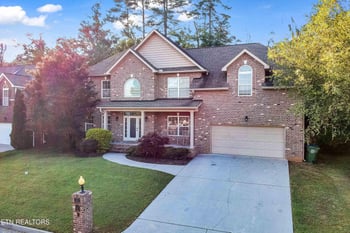 8411 Harbor Cove Dr, Knoxville, TN 37938