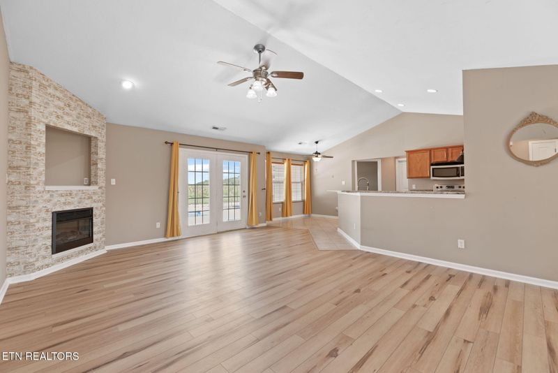 8411 Mari Ben Ln, Corryton, TN 37721