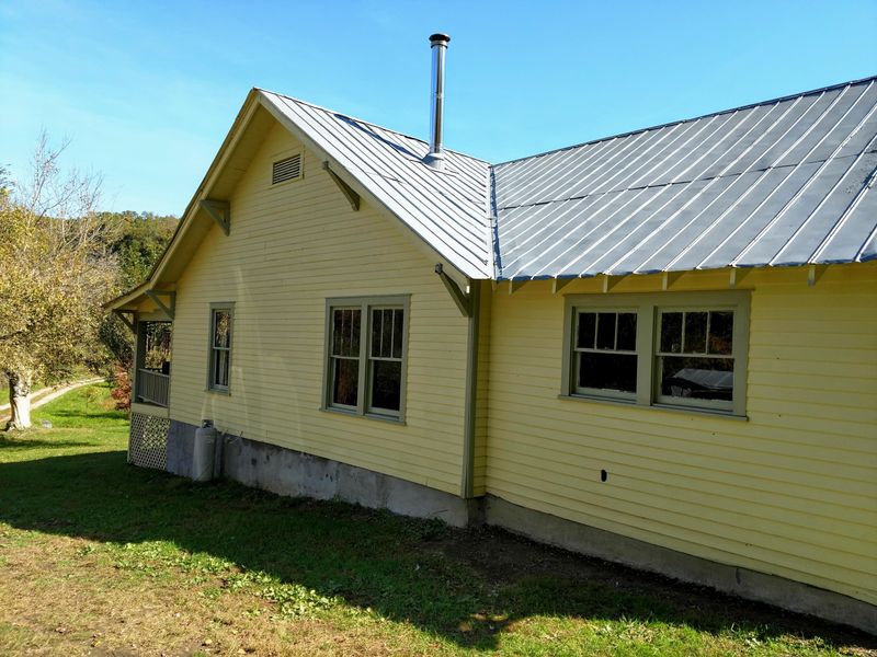 8411 Thompson School Rd, Corryton, TN 37721