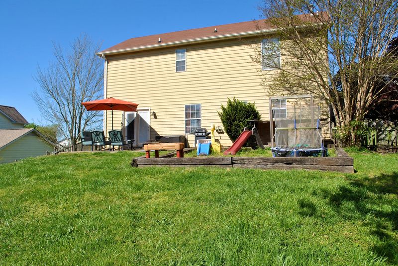 8412 Foxworth Tr, Powell, TN 37849