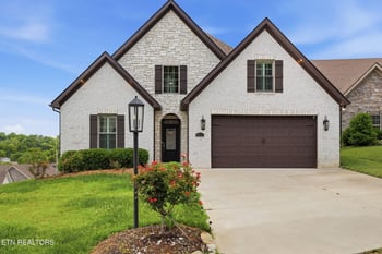 8413 Chipshot Ln, Knoxville, TN 37923