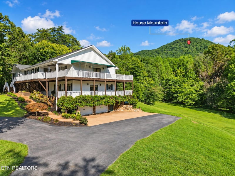 8414 Bud Hawkins Rd, Corryton, TN 37721