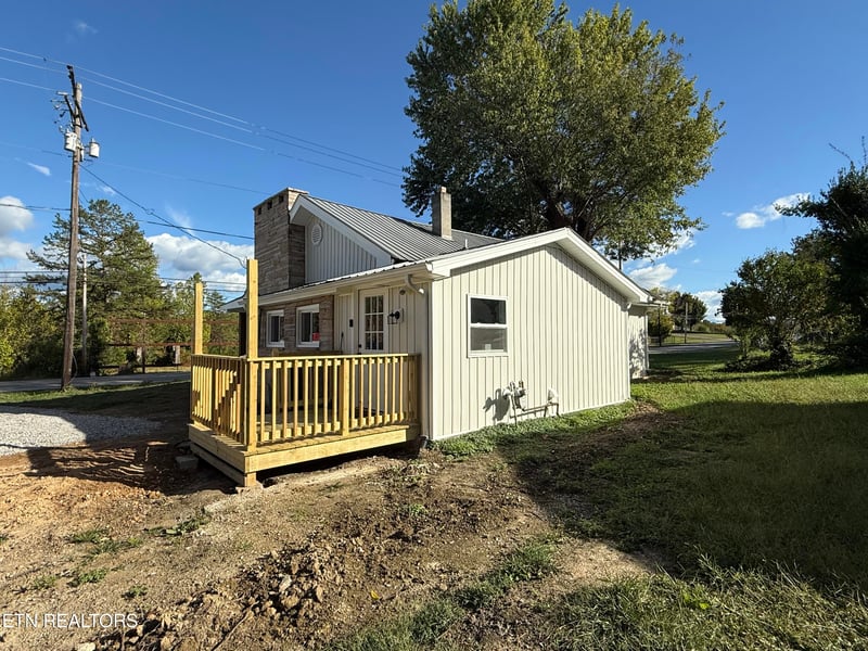 8415 Morgan County Hwy, Sunbright, TN 37872