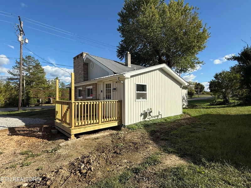 8415 Morgan County Hwy, Sunbright, TN 37872