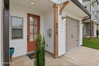 8415 Whisper Ln, Powell, TN 37849