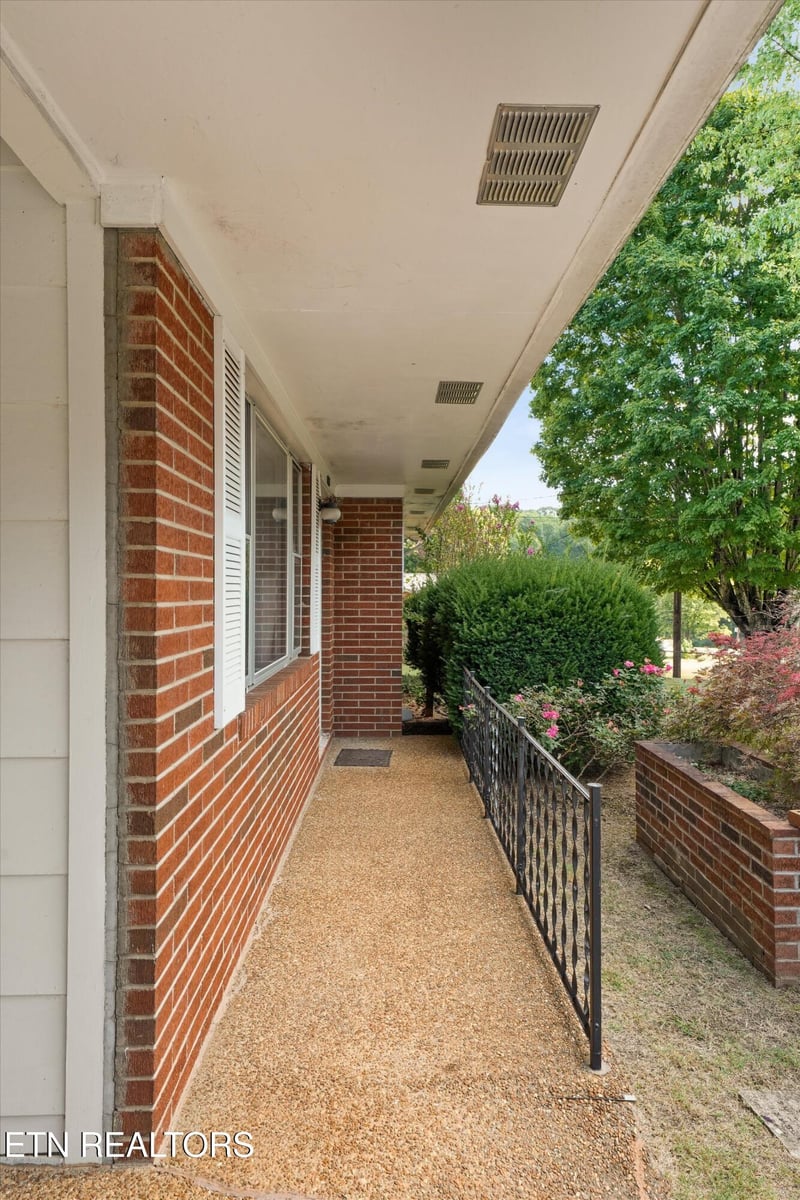 8416 Andersonville Pike, Knoxville, TN 37938