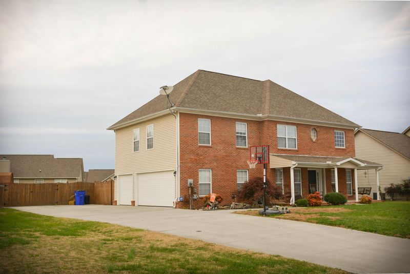 8417 Reality Ln, Corryton, TN 37721