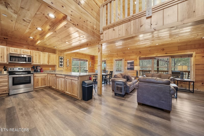842 String Run Way, Pigeon Forge, TN 37863