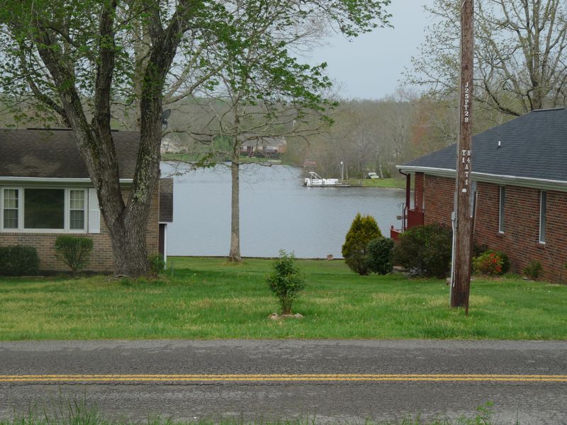 8420 Cherokee Tr, Crossville, TN 38572