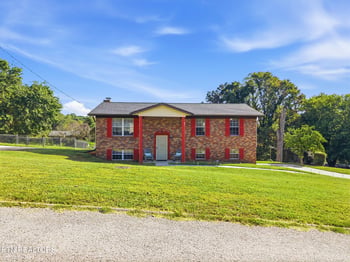 8420 Grane Lefe St, Knoxville, TN 37938