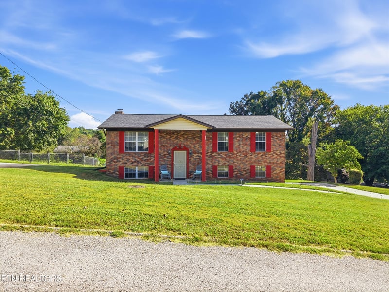 8420 Grane Lefe St, Knoxville, TN 37938
