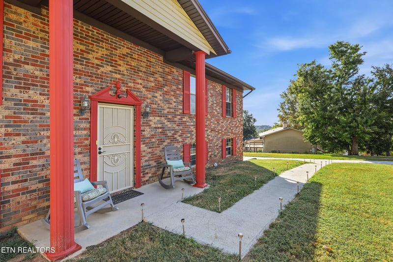 8420 Grane Lefe St, Knoxville, TN 37938
