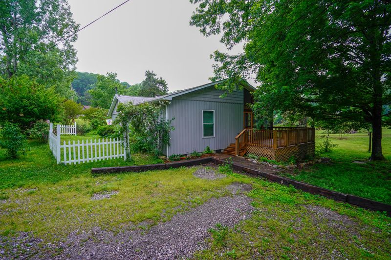 8423 Pedigo Rd, Powell, TN 37849