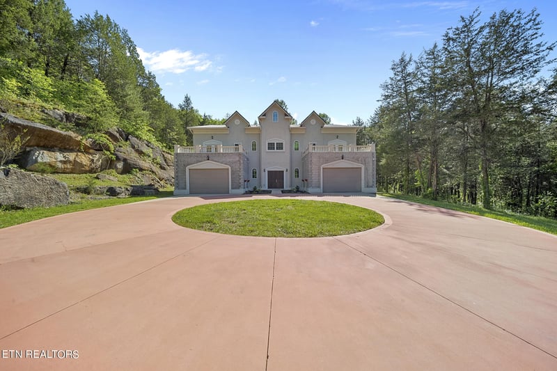 8424 Thorn Grove Pike, Knoxville, TN 37914